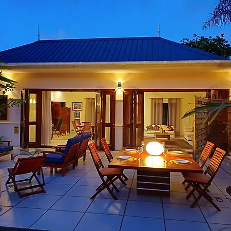 Charming Tropical Villa Pool & Garden